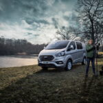 V362X_SHOT_11_Transit_Custom-Double_Cabin_Van-Photographer